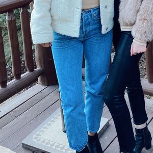 Size 27 wedgie straight levi jeans